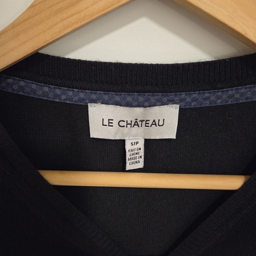 Le Château Men’s Black V-Neck Sweater Small Classic Knit - Picture 3 of 6